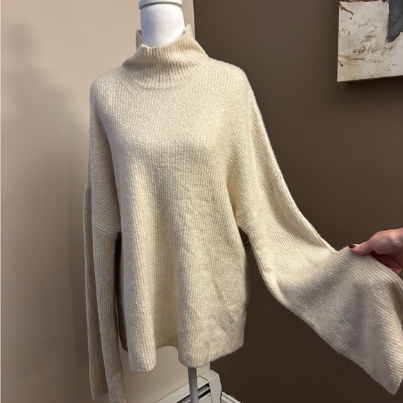 ✨ Cozy French Connection Mock Neck Sweater – XL – Neutral Cream ✨ - Picture 2 of 4